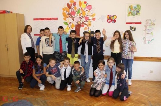 Dan kravate u Osnovnoj školi Zrinskih i Frankopana Otočac